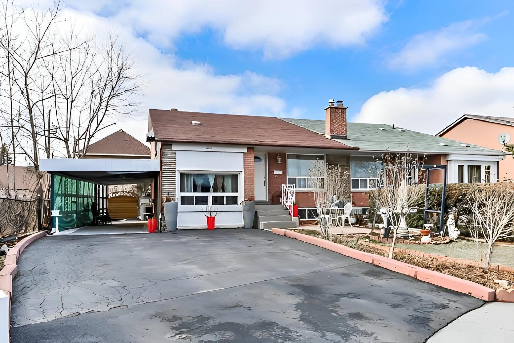 Modern Quiet Home By The Airport ミシサガ エクステリア 写真